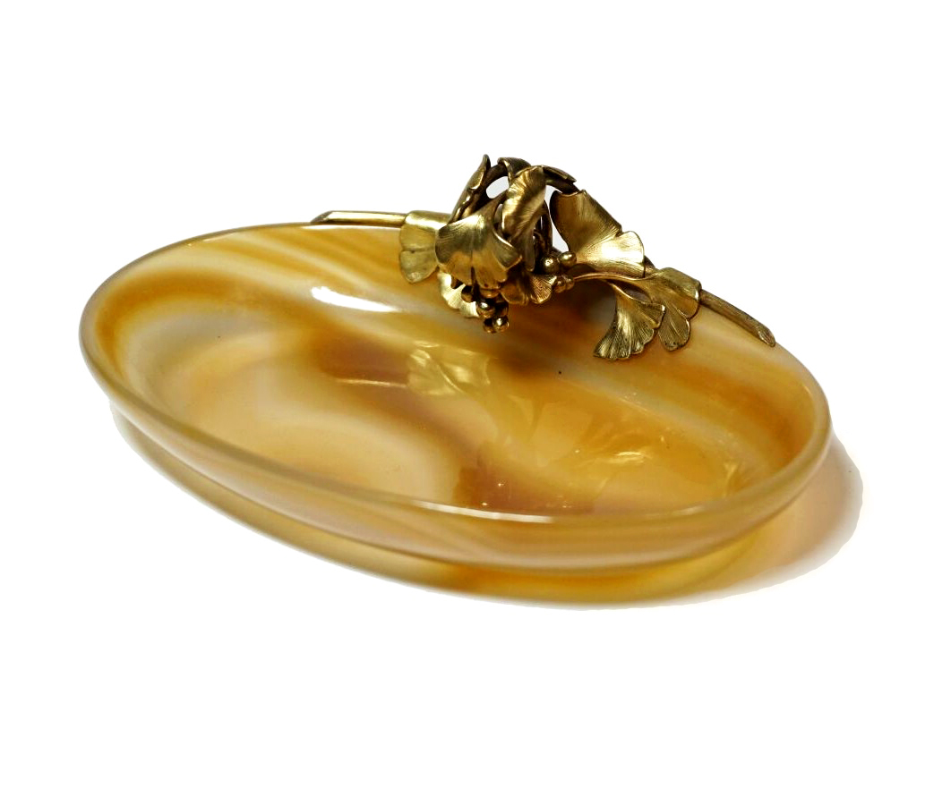 An antique agate vide-poche by Frédéric Boucheron