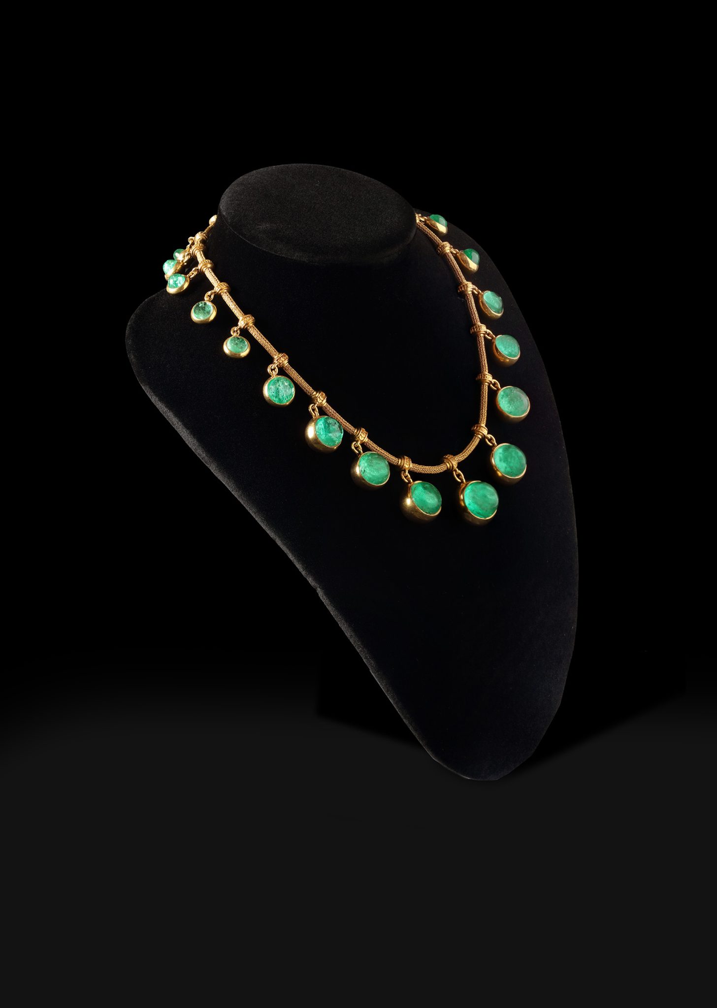 An extraordinary antique emerald necklace