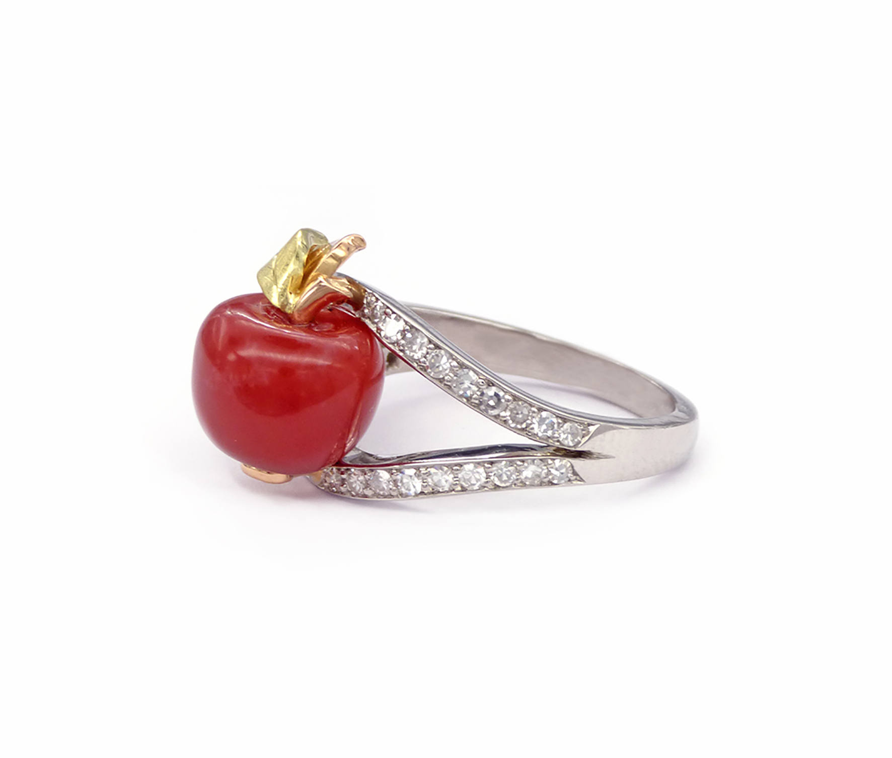 ‘Apple of my eye’ ring