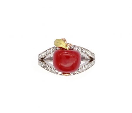 ‘Apple of my eye’ ring