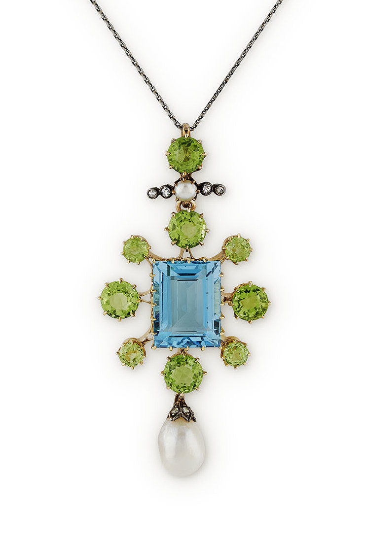 An antique jewelled pendant