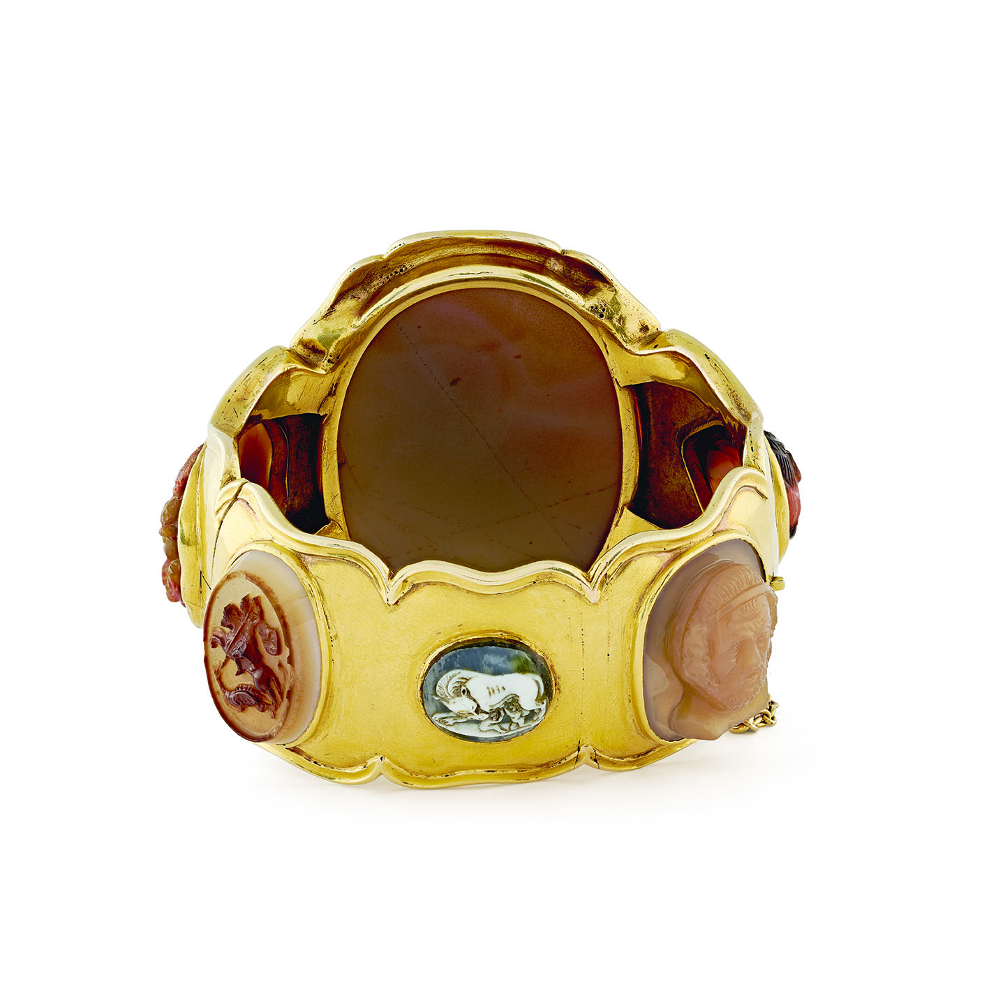 An antique gold and hardstone cameo bracelet