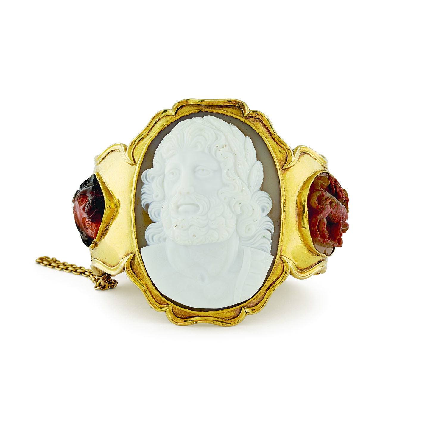 An antique gold and hardstone cameo bracelet