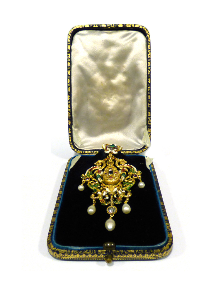 Pendant by Castellani