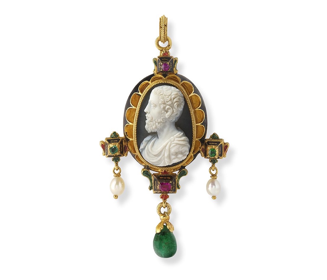 A Neo-Renaissance enamelled gold and gem-set parure attributed to Castellani