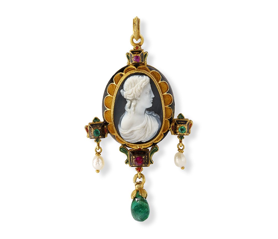 A Neo-Renaissance enamelled gold and gem-set parure attributed to Castellani